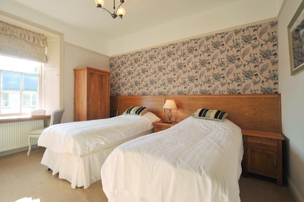 Priory Hotel Картмел Номер фото